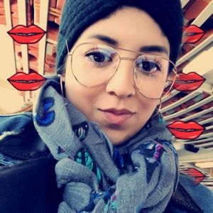 Meet your Posher, Desiree